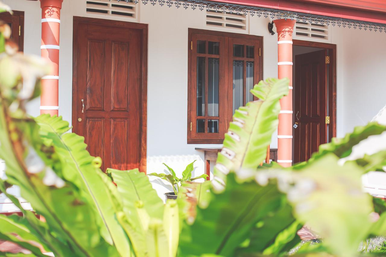 Lazies Midigama Hotel Exterior photo