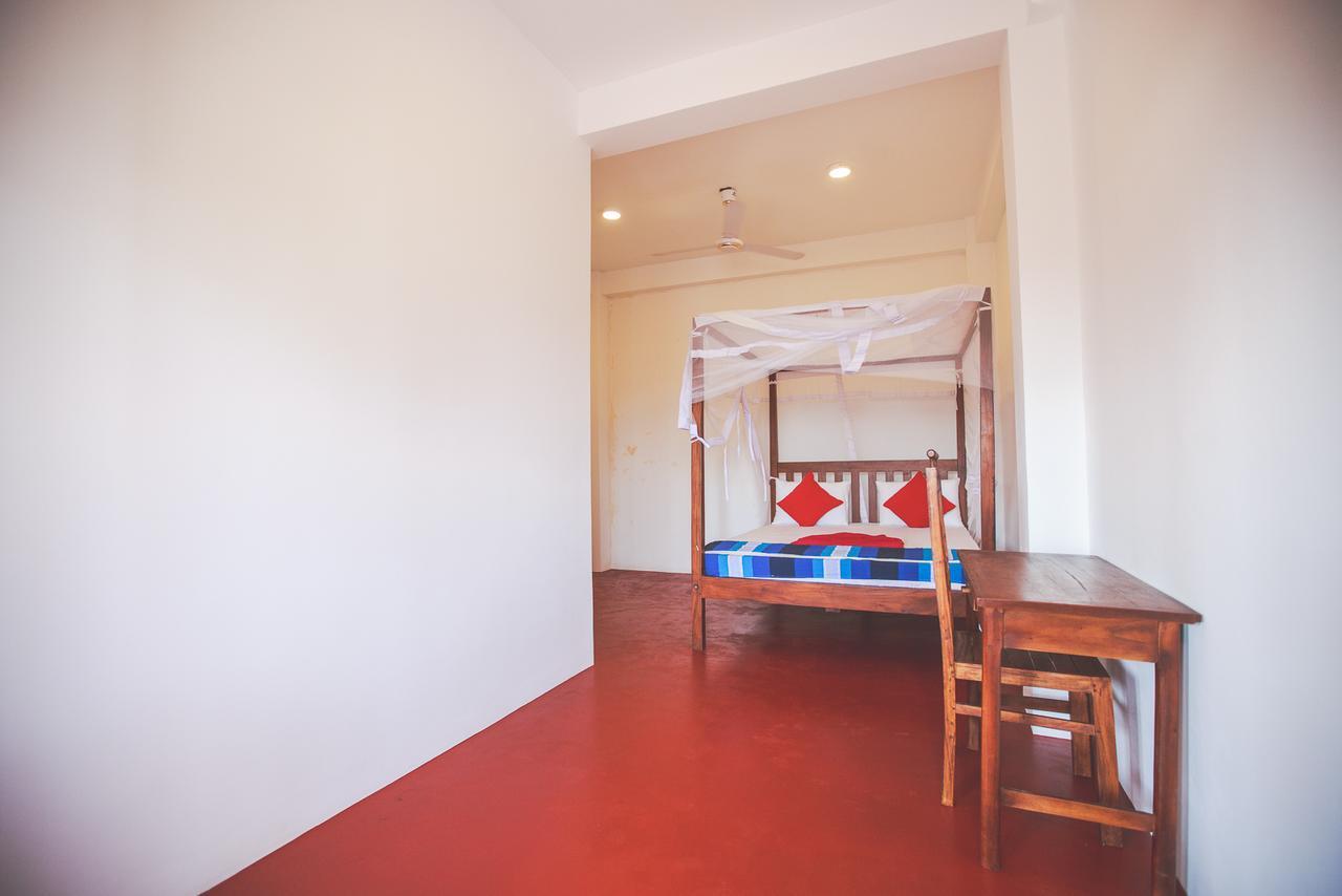 Lazies Midigama Hotel Exterior photo